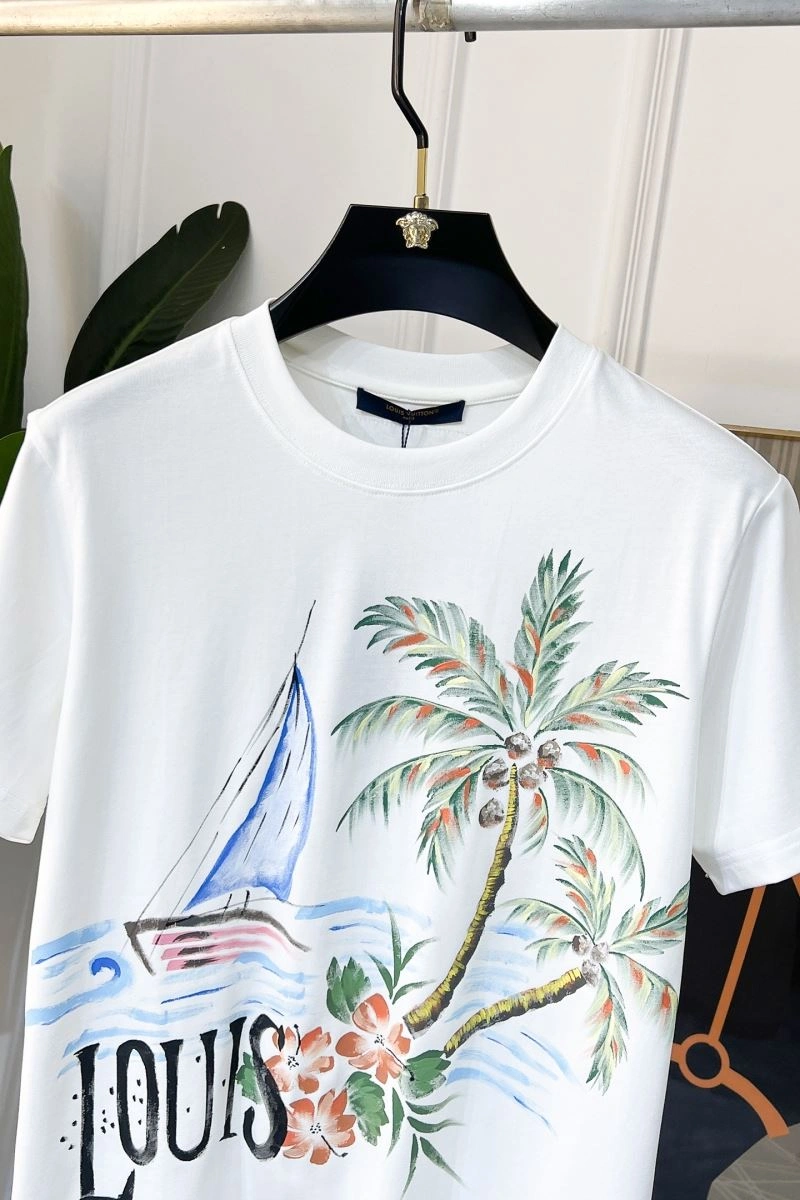 EyeCatching Louis Vuitton T-Shirts 134336