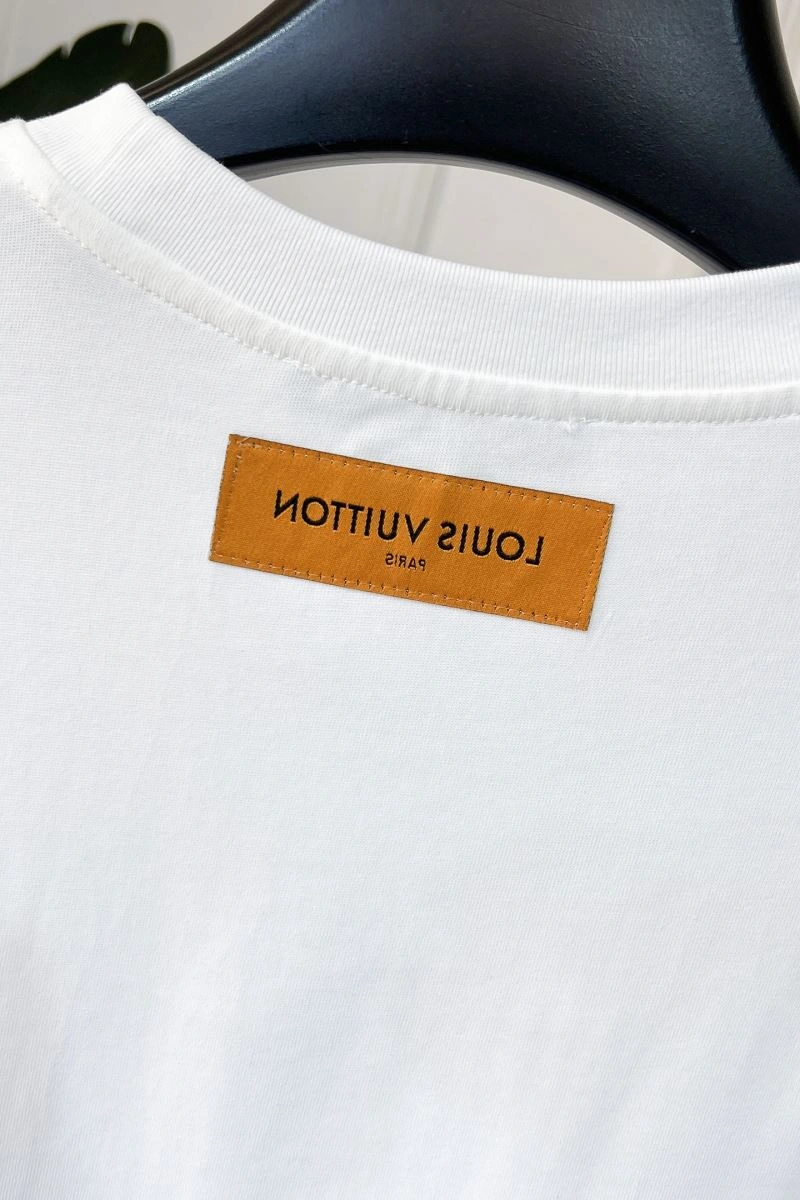 EyeCatching Louis Vuitton T-Shirts 134336