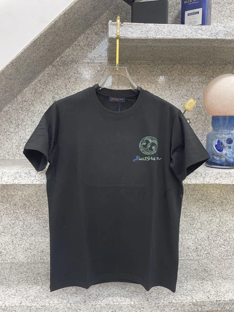 Minimalist Louis Vuitton T-Shirts 134338