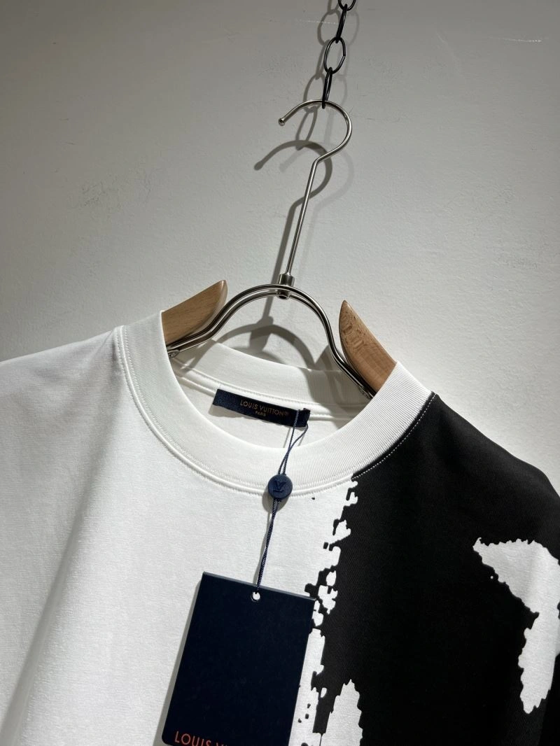 Louis Vuitton T-Shirts MoistureWicking 134333