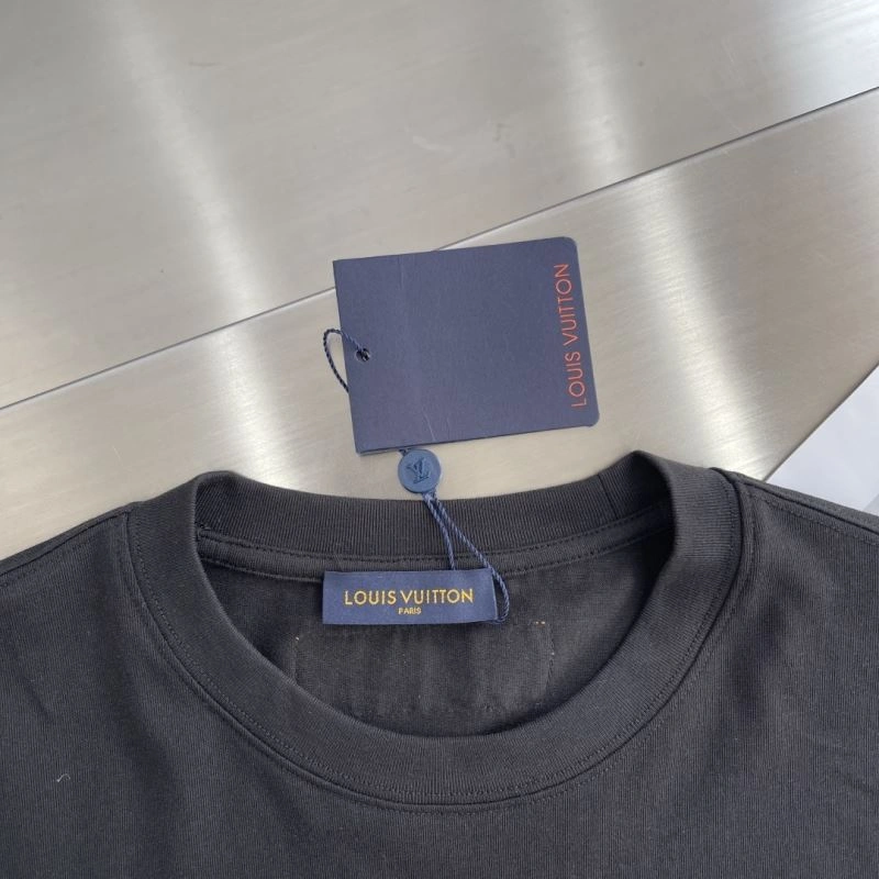 Stylish Louis Vuitton T-Shirts 134329