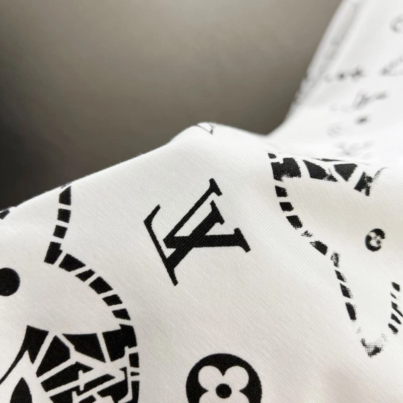 Durable Louis Vuitton T-Shirts 134326