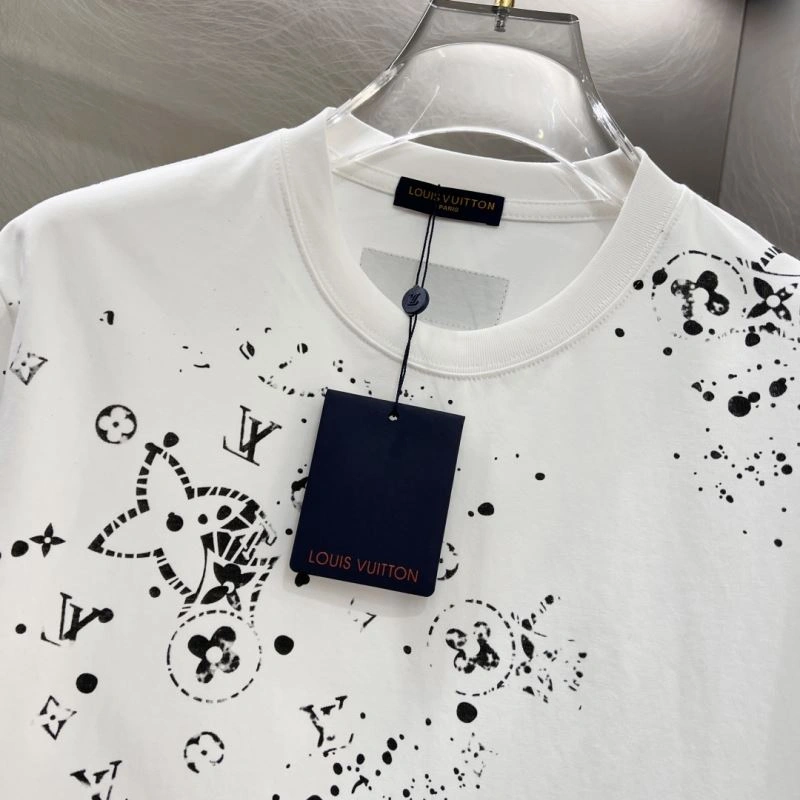 Durable Louis Vuitton T-Shirts 134326