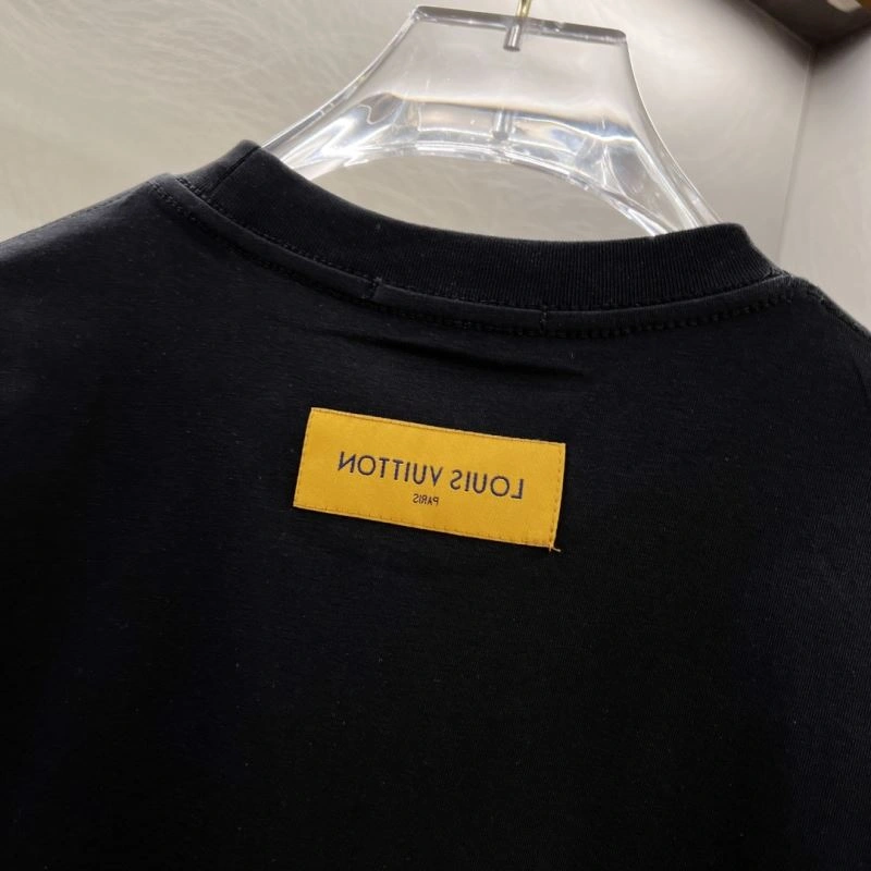 Contemporary Louis Vuitton T-Shirts 134321