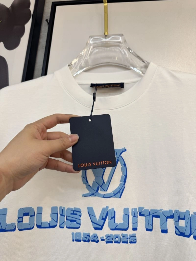 Louis Vuitton T-Shirts Breathable 134310