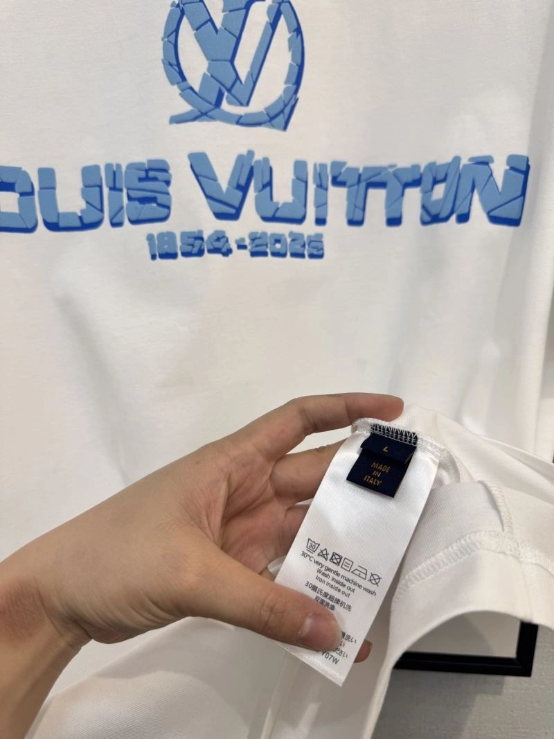 Louis Vuitton T-Shirts Breathable 134310