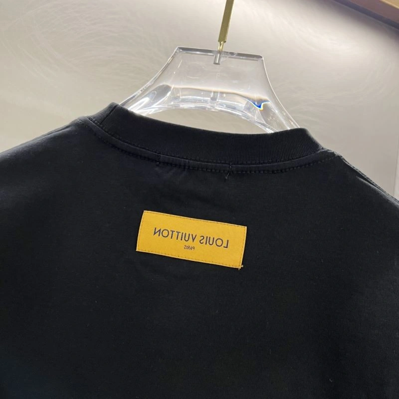 Louis Vuitton T-Shirts Comfortable 134325