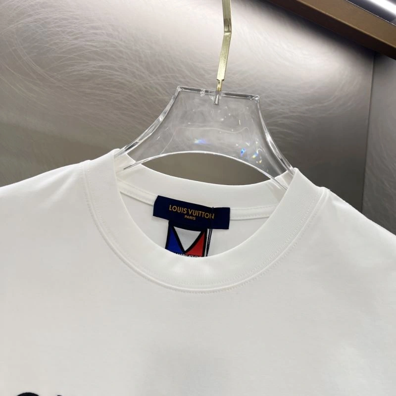 Comfortable Louis Vuitton T-Shirts 134324