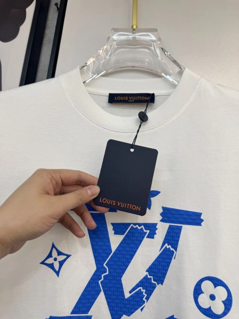 Louis Vuitton T-Shirts Sophisticated 134304