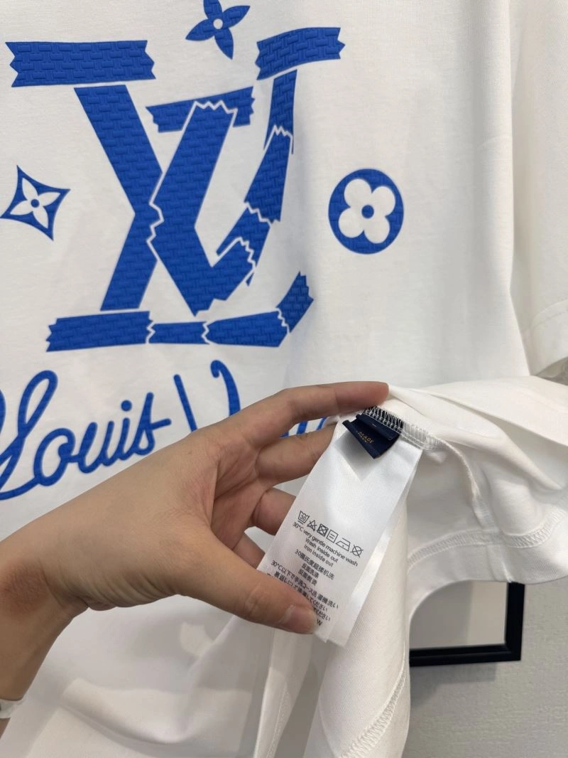 Louis Vuitton T-Shirts Sophisticated 134304