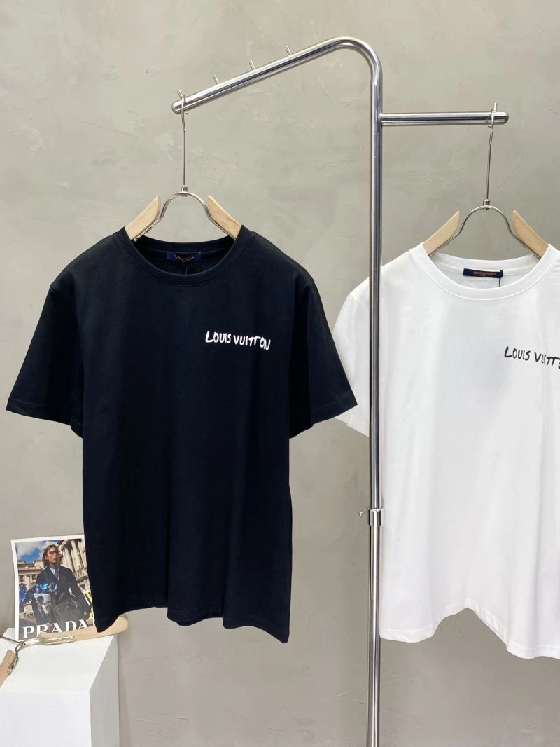 Louis Vuitton T-Shirts Lightweight 134322