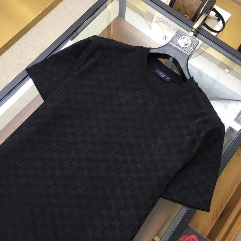 Sleek Louis Vuitton T-Shirts 134316