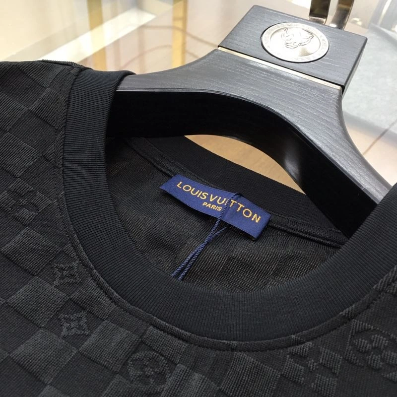 Sleek Louis Vuitton T-Shirts 134316