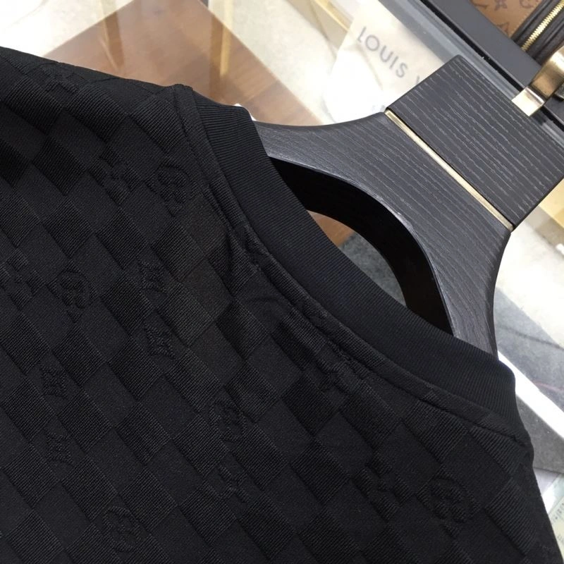 Sleek Louis Vuitton T-Shirts 134316