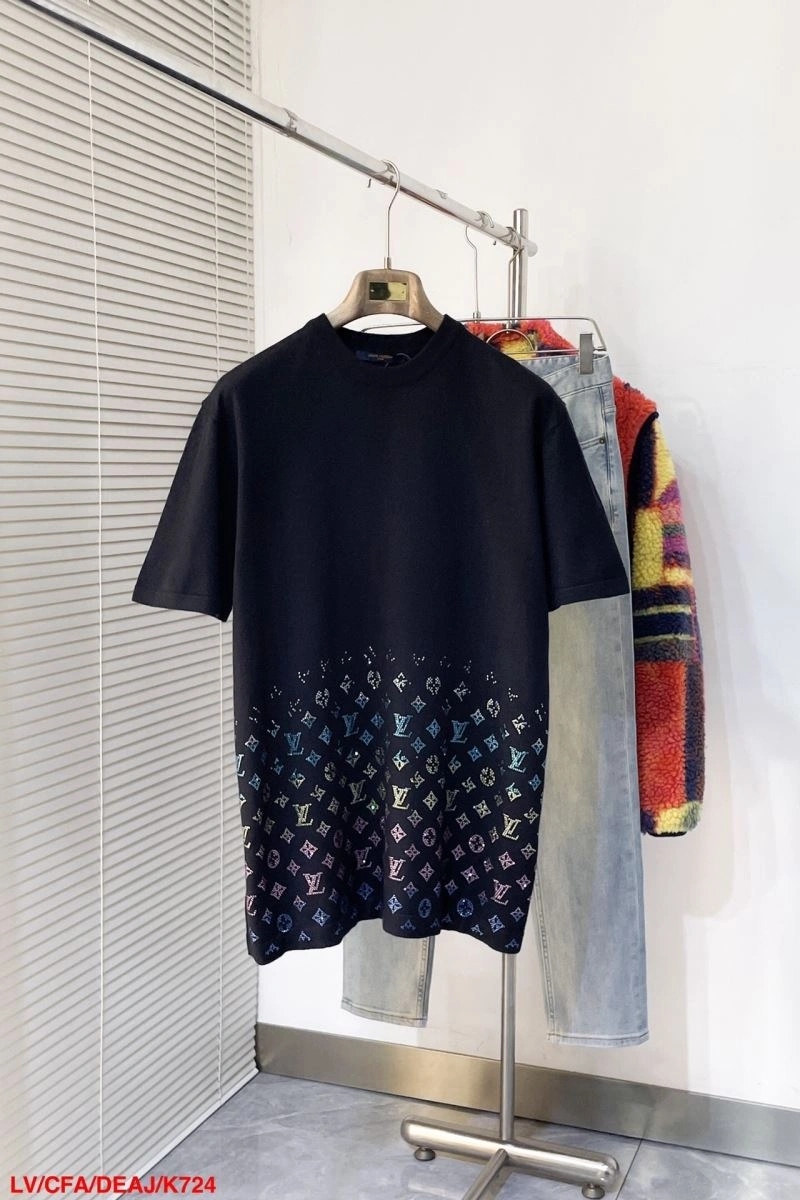 Refined Louis Vuitton T-Shirts 134318