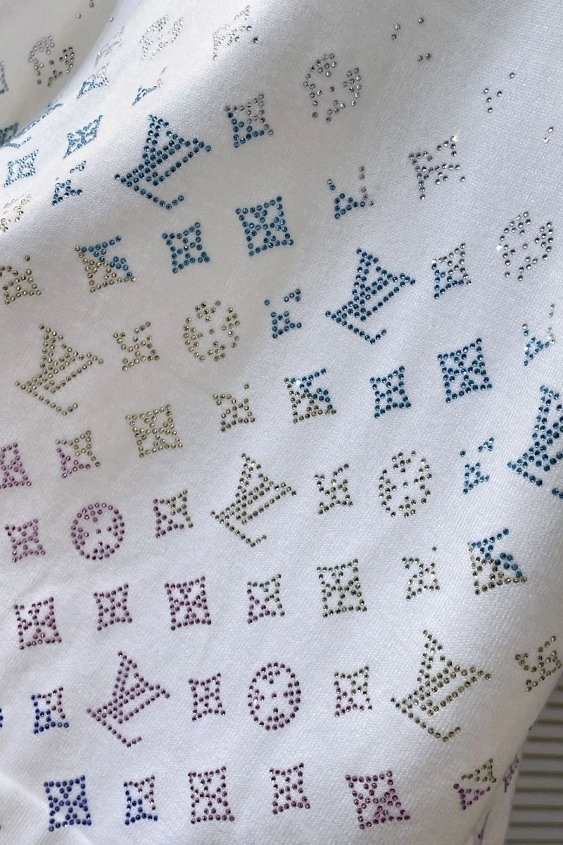 Refined Louis Vuitton T-Shirts 134318