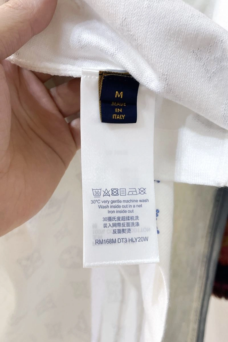 Refined Louis Vuitton T-Shirts 134318