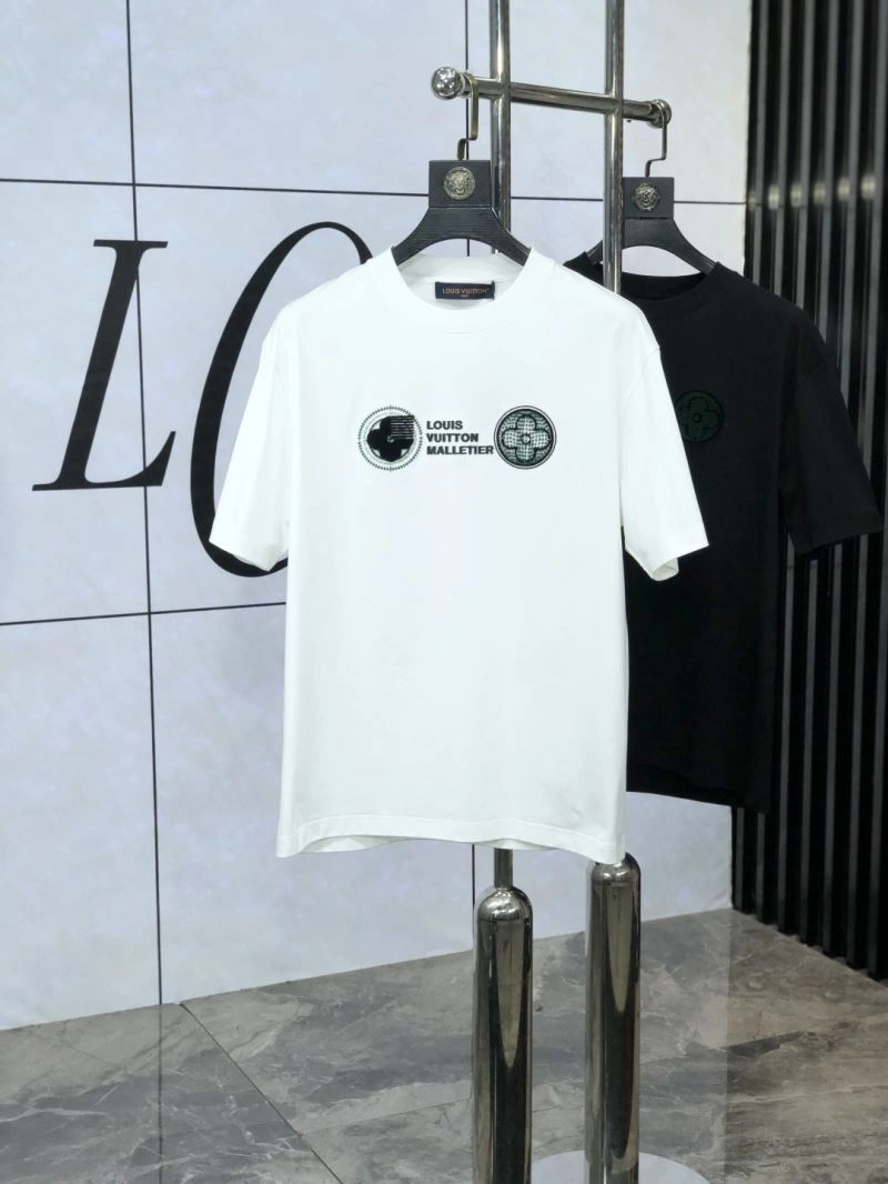 FashionForward Louis Vuitton T-Shirts 134305
