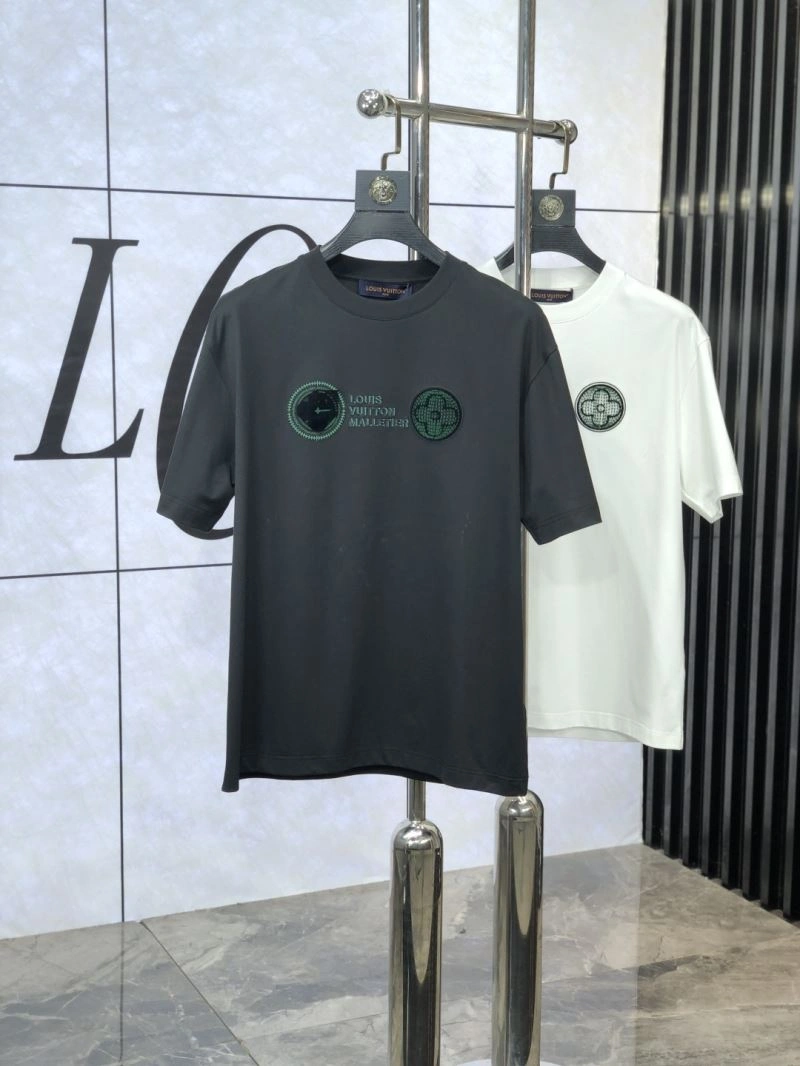 FashionForward Louis Vuitton T-Shirts 134305