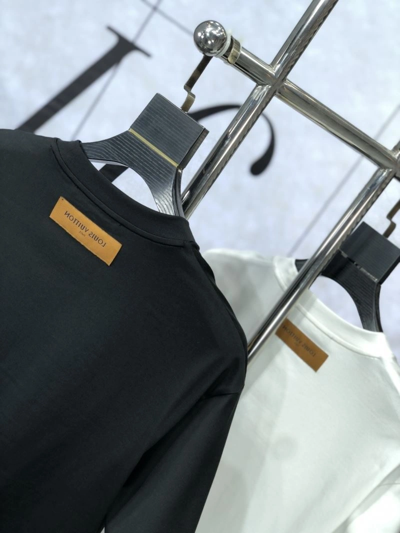 Trendsetting Louis Vuitton T-Shirts 134295