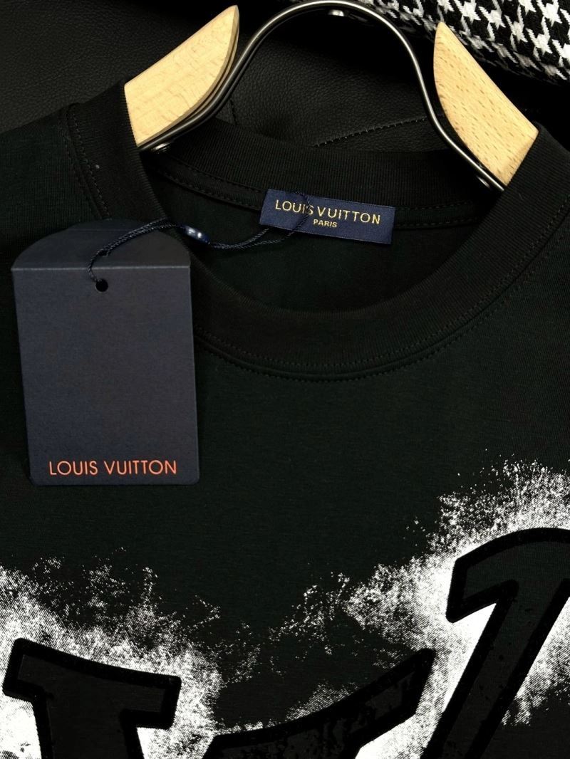 SmoothTexture Louis Vuitton T-Shirts 134273
