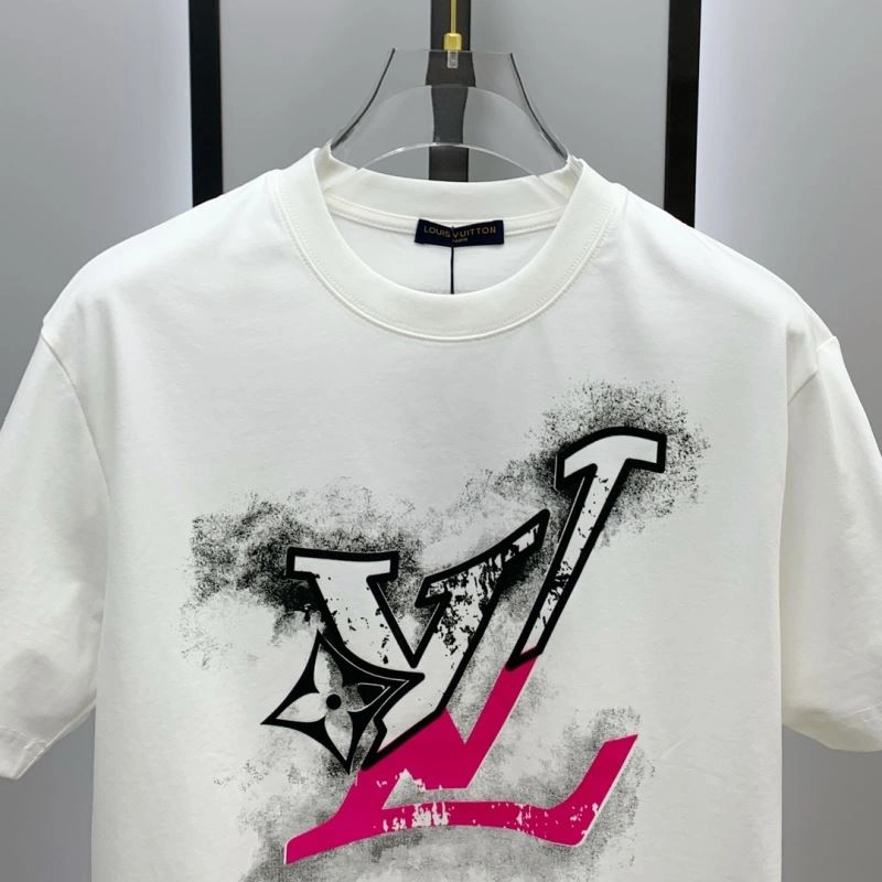 Vibrant Louis Vuitton T-Shirts 134259