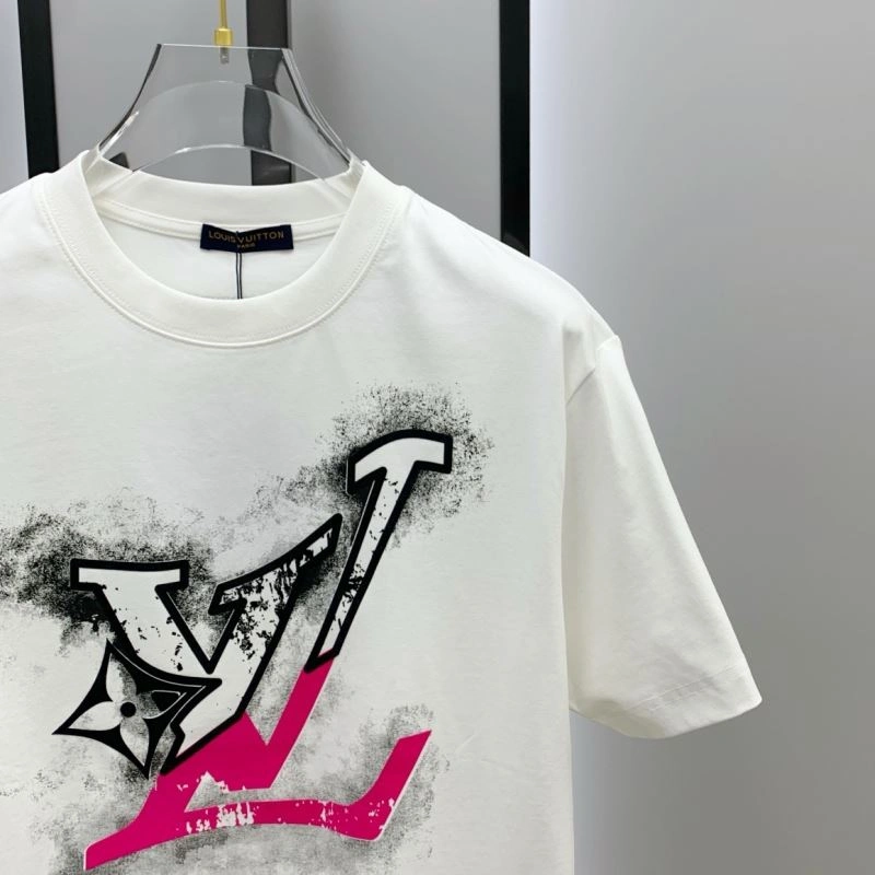 Vibrant Louis Vuitton T-Shirts 134259
