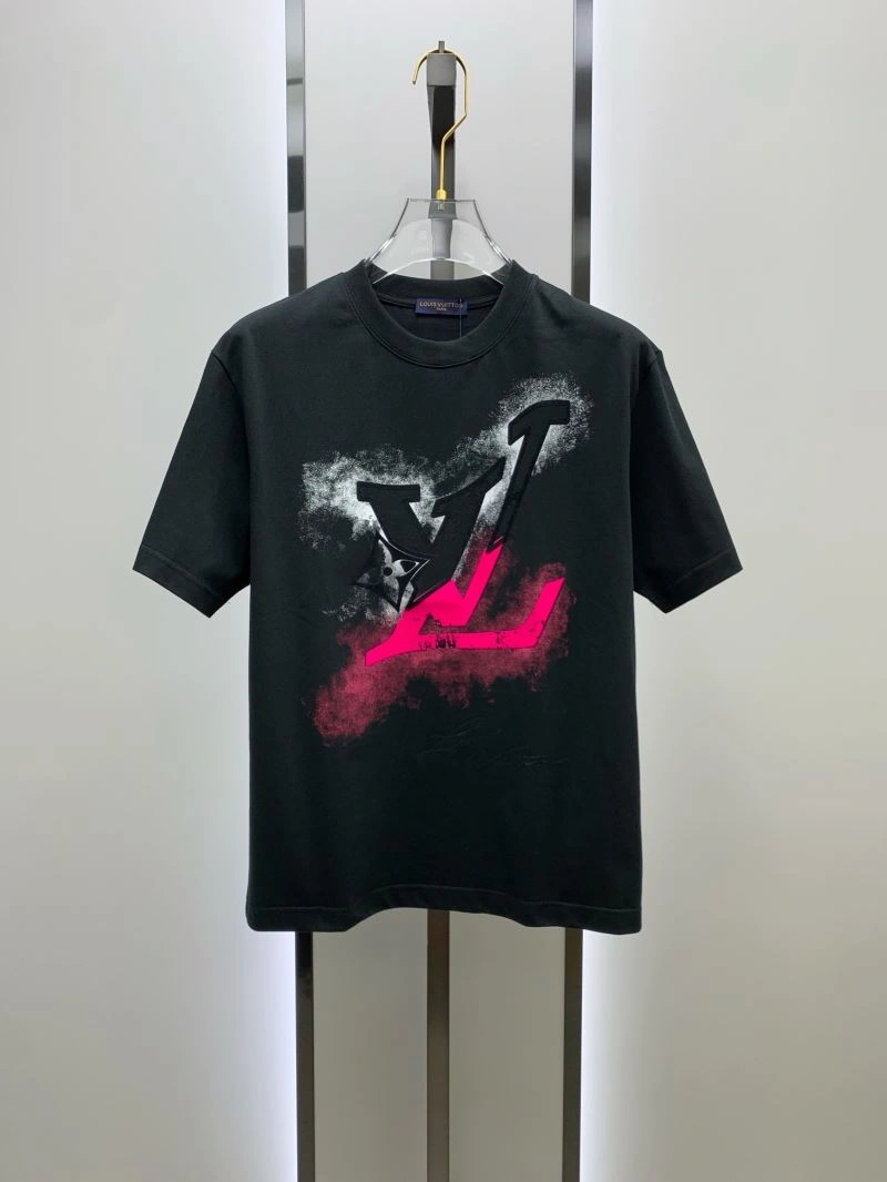 Louis Vuitton T-Shirts UrbanChic 134262