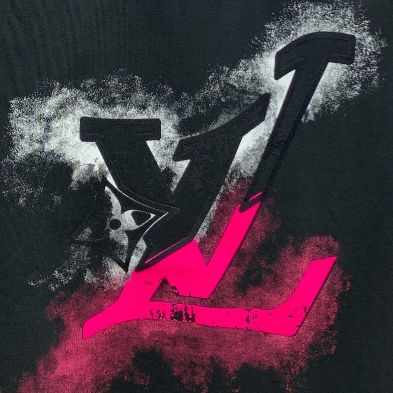 Louis Vuitton T-Shirts UrbanChic 134262