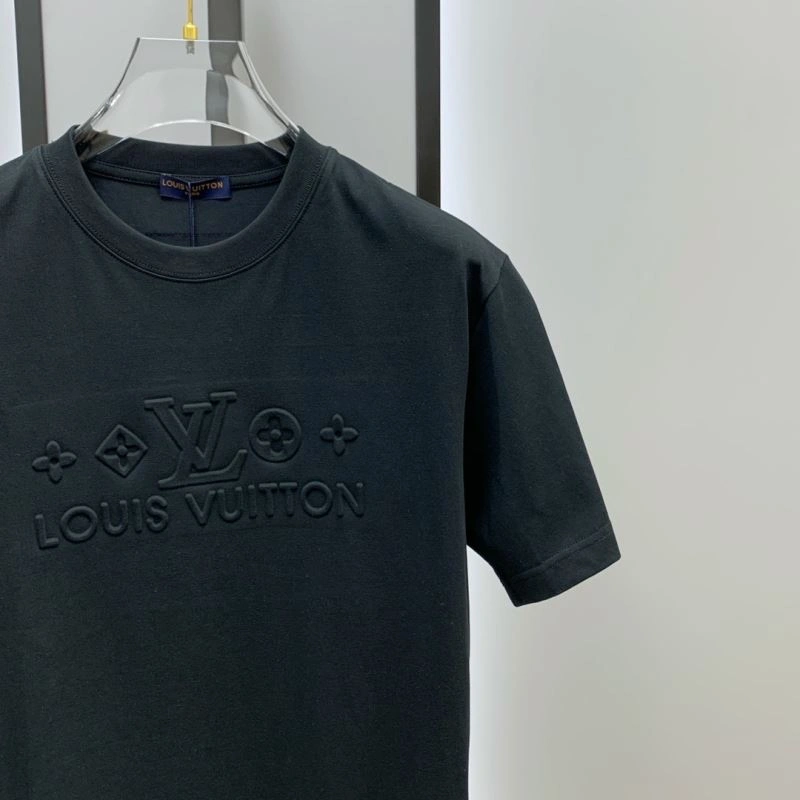 Vibrant Louis Vuitton T-Shirts 134264