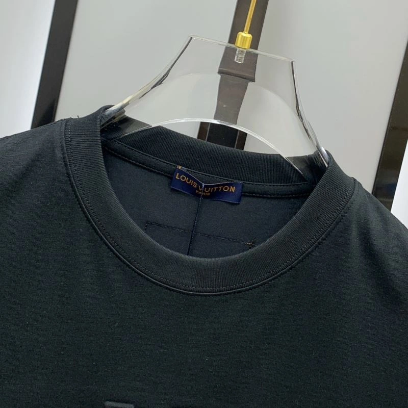 Vibrant Louis Vuitton T-Shirts 134264
