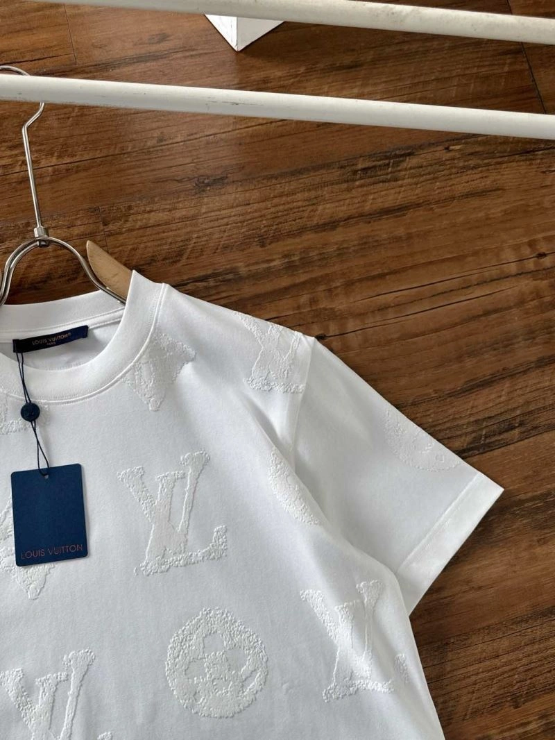 Premium Louis Vuitton T-Shirts 134250