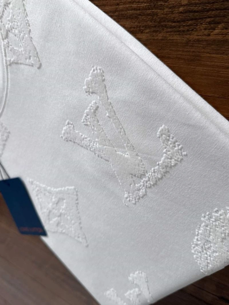 Premium Louis Vuitton T-Shirts 134250