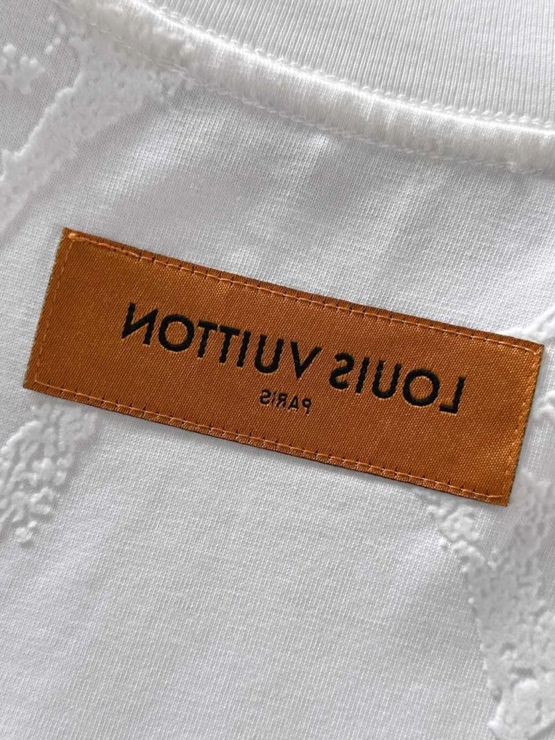 Premium Louis Vuitton T-Shirts 134250