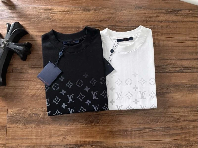 Lightweight Louis Vuitton T-Shirts 134279