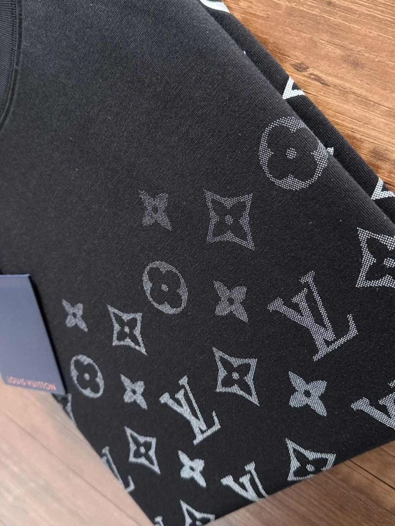 Lightweight Louis Vuitton T-Shirts 134279