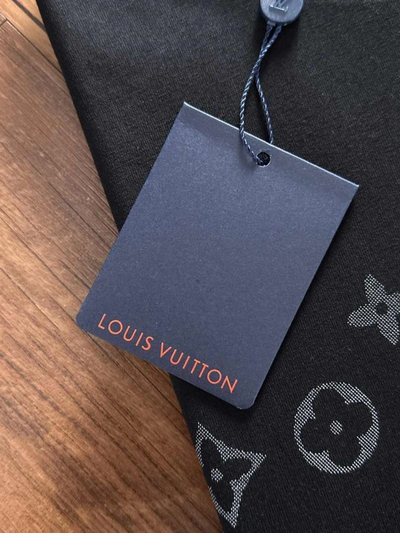 Lightweight Louis Vuitton T-Shirts 134279