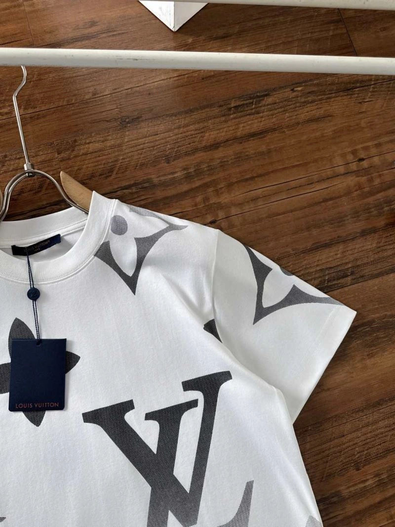 Louis Vuitton T-Shirts HighPerformance 134248