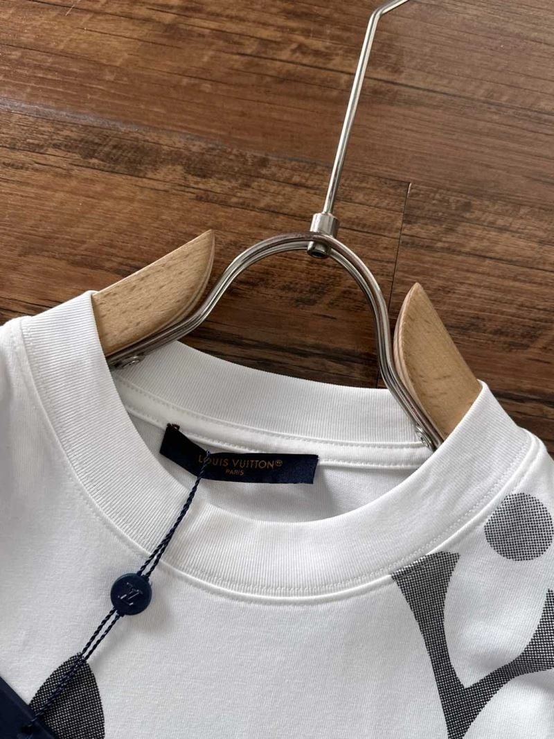 Louis Vuitton T-Shirts HighPerformance 134248