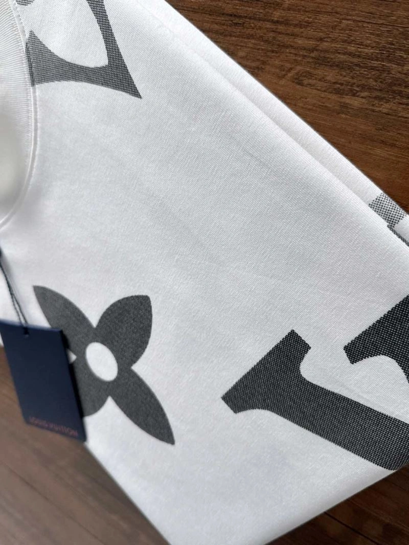 Louis Vuitton T-Shirts HighPerformance 134248
