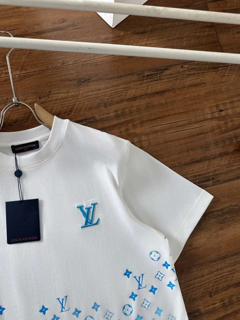 Louis Vuitton T-Shirts Fashionable 134246