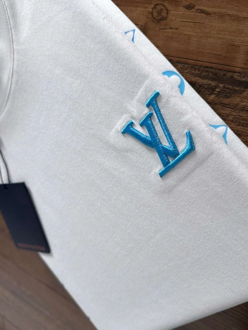 Louis Vuitton T-Shirts Fashionable 134246