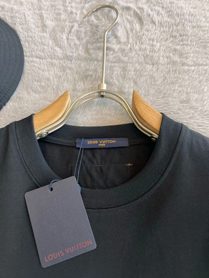 Louis Vuitton T-Shirts HighPerformance 134236