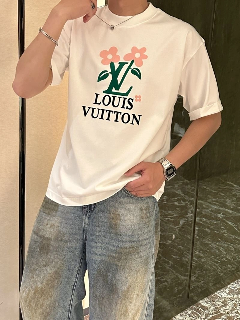 Lightweight Louis Vuitton T-Shirts 134217