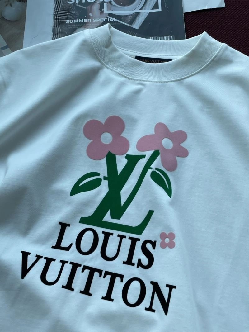 Lightweight Louis Vuitton T-Shirts 134217