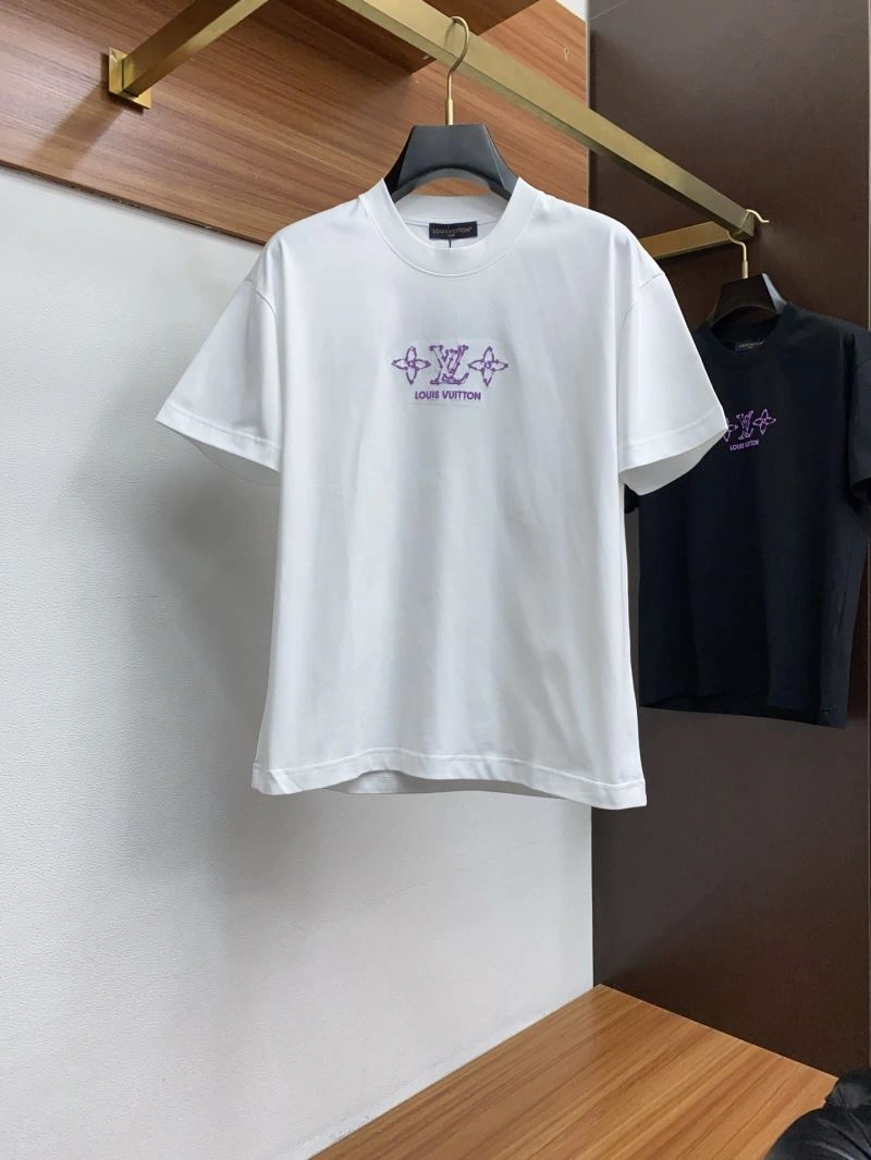 Lightweight Louis Vuitton T-Shirts 134235