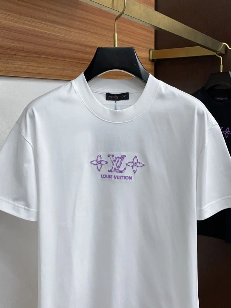 Lightweight Louis Vuitton T-Shirts 134235