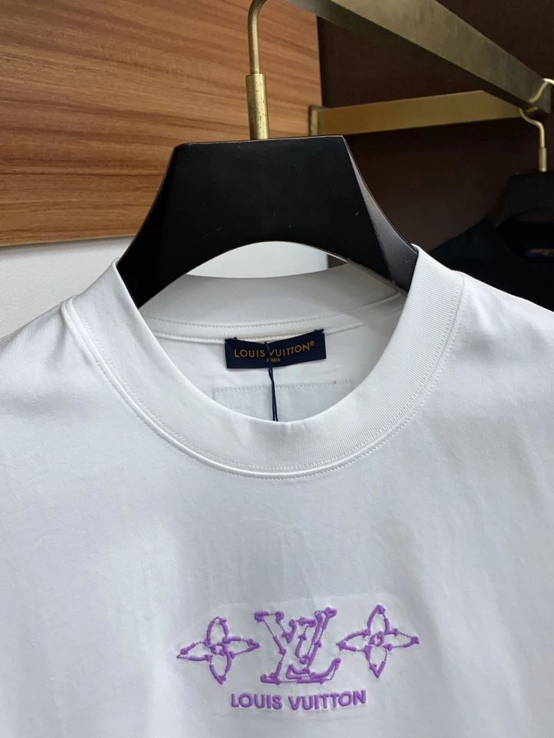 Lightweight Louis Vuitton T-Shirts 134235