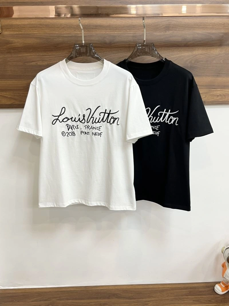 Compact Louis Vuitton T-Shirts 134232
