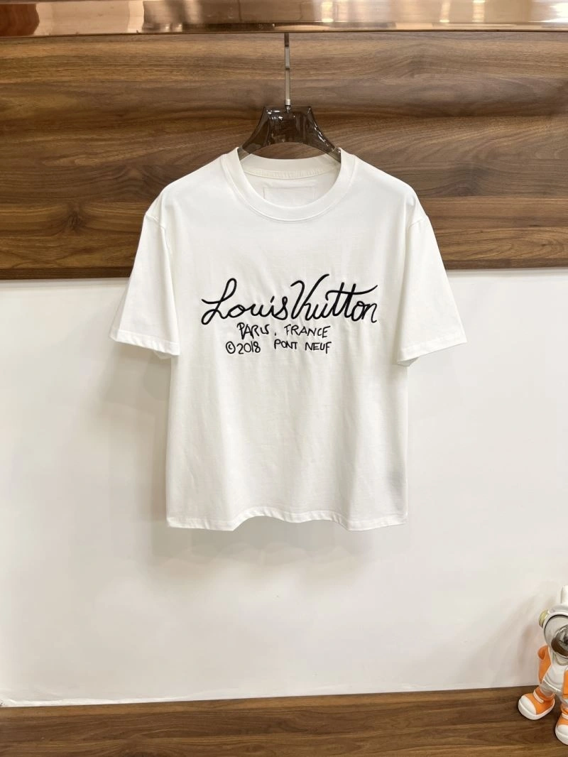 Compact Louis Vuitton T-Shirts 134232